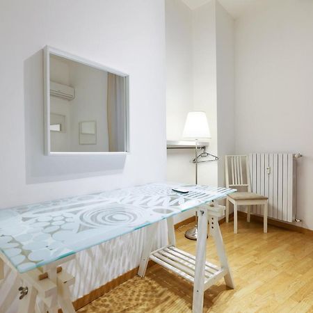 Luminoso Appartamento Con Balcone In Cadorna มิลาน ภายนอก รูปภาพ