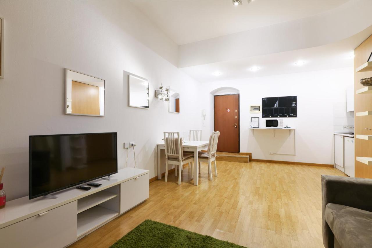 Luminoso Appartamento Con Balcone In Cadorna มิลาน ภายนอก รูปภาพ
