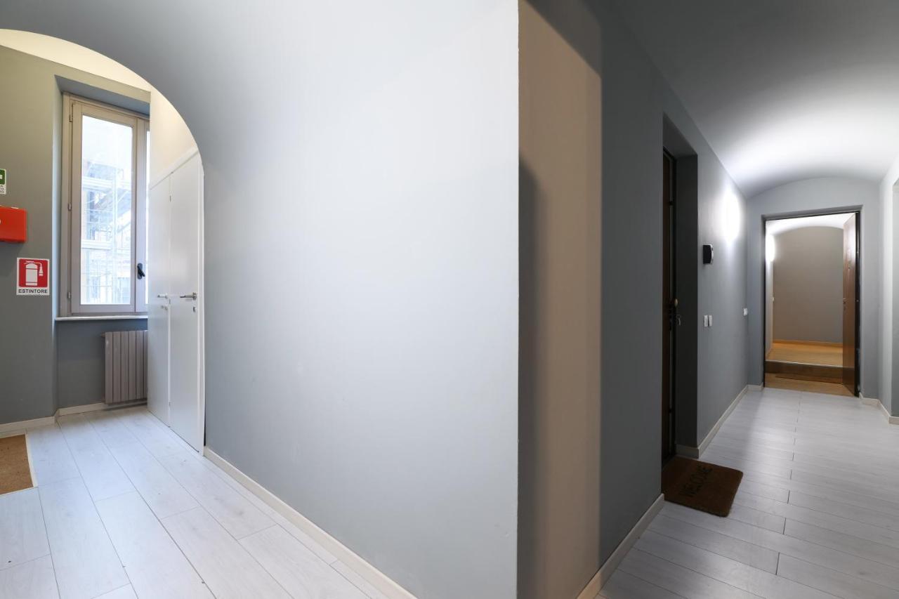 Luminoso Appartamento Con Balcone In Cadorna มิลาน ภายนอก รูปภาพ