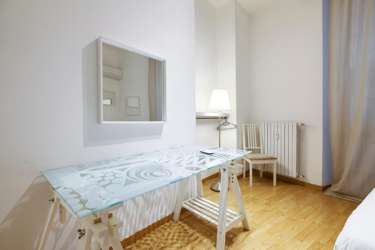 Luminoso Appartamento Con Balcone In Cadorna มิลาน ภายนอก รูปภาพ