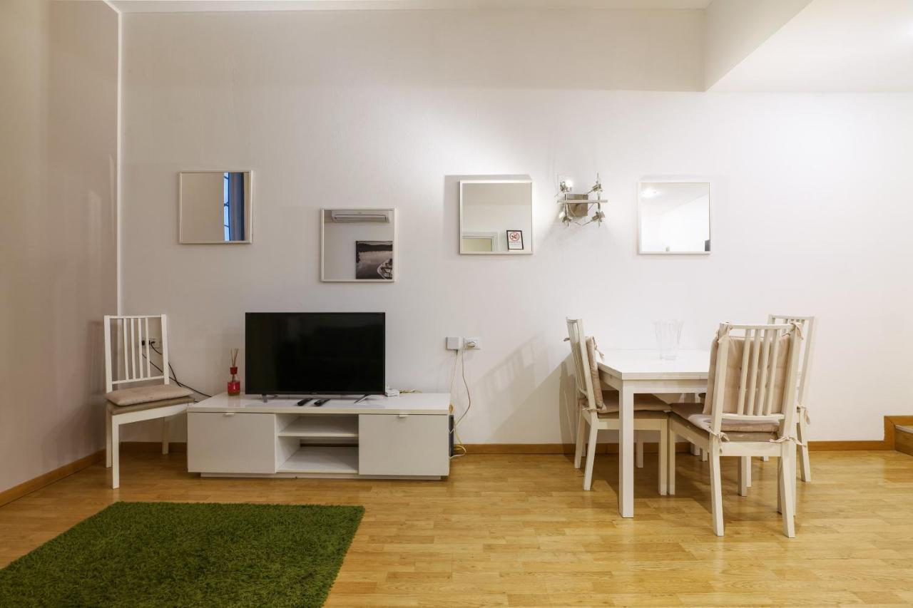 Luminoso Appartamento Con Balcone In Cadorna มิลาน ภายนอก รูปภาพ