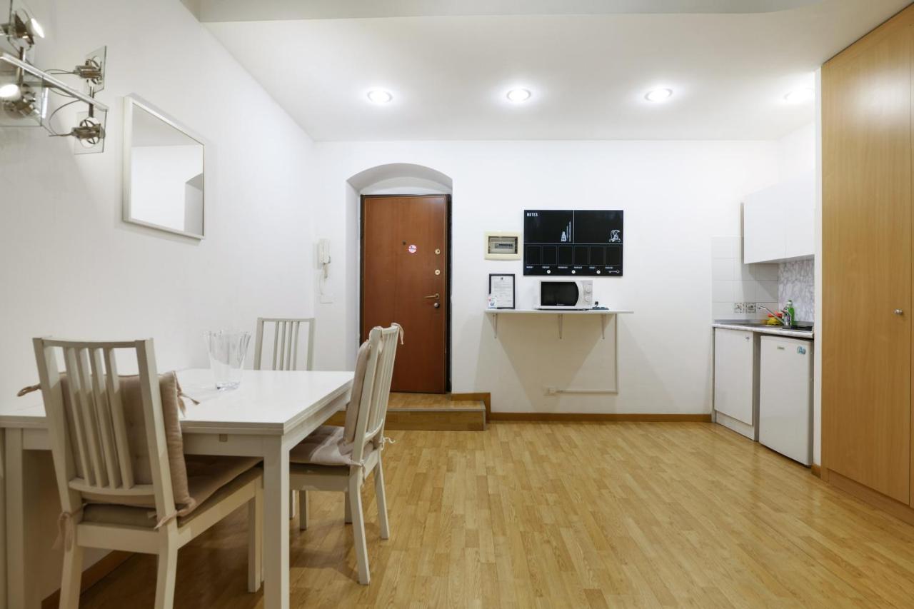 Luminoso Appartamento Con Balcone In Cadorna มิลาน ภายนอก รูปภาพ